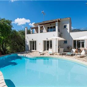 3 bedroom villa with heated pool in Kassiopi, Corfu, sleeps 6